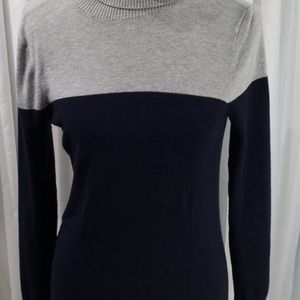 ANN TAYLOR SWEATER-gray & Navy - M